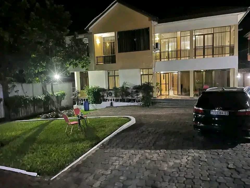 VILLA R+1 À VENDRE — NGALIEMA / UPN